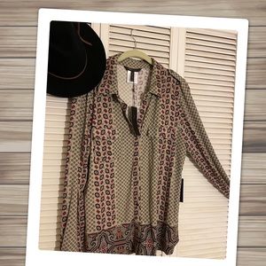 BNWT Sexy BCBG MAXAZRIA Boho Print Long Sleeve Top!
